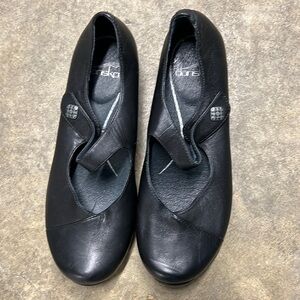 Dansko Mary Jane black shoes size 37/ 6.5-7